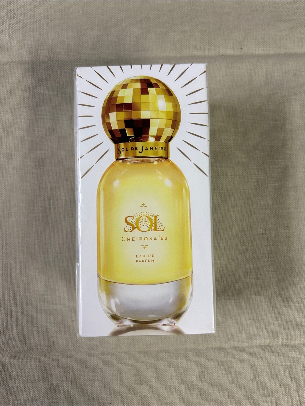 Sol de Janeiro Cheirosa '62 Eau de Parfum - White & Gold Packaging with perfume - Picture 3 of 7